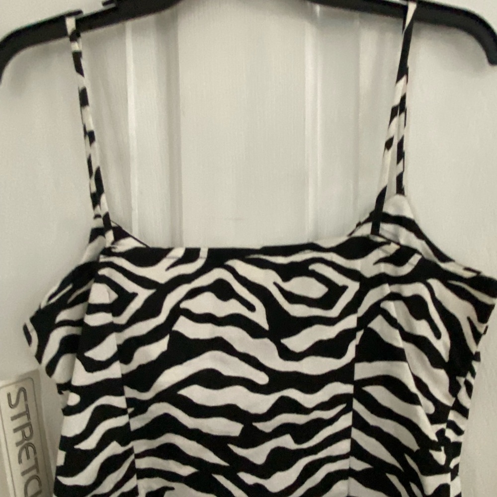 YOUNIQUE Zebra Print Stretch Camisole Top - Picture 12 of 14